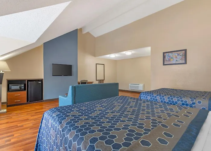 Econo Lodge Inn & Suites Gatlinburg At The Convention Center